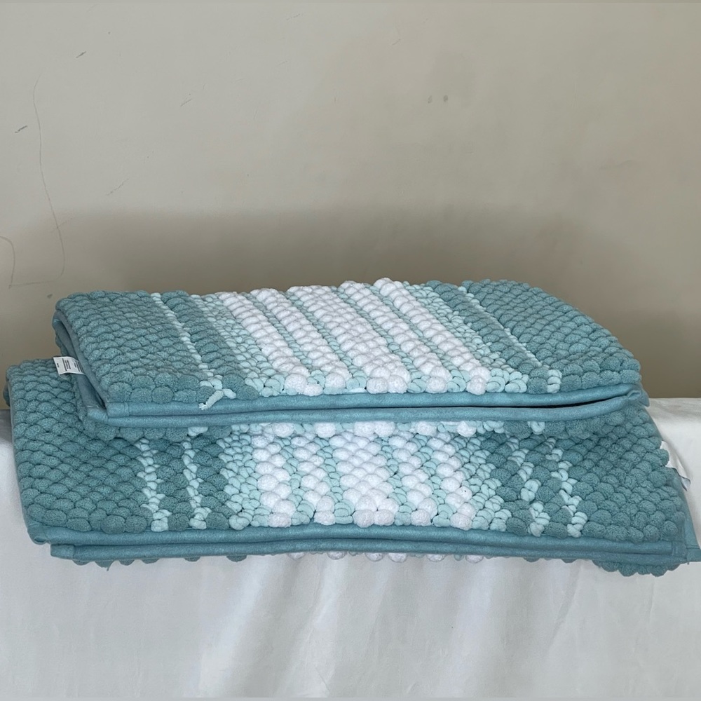 Chenille Noddle Bath Rug